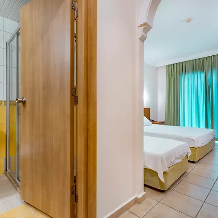 Alanya Beach Hotel 호텔 2*